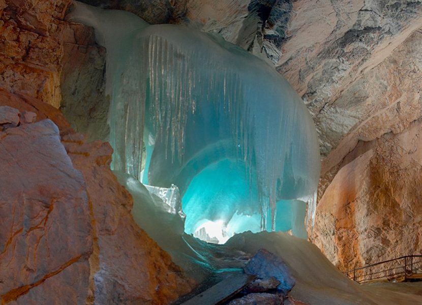 Die größte Eishöhle der Welt 